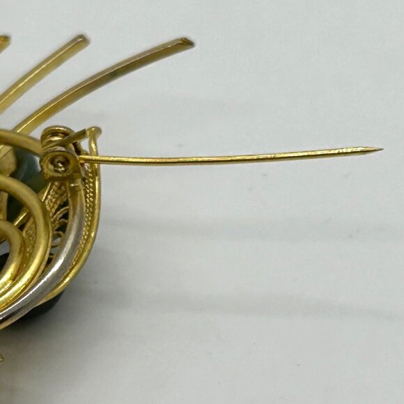 Vintage Gold-Tone Brooch With Green Stone Accents Retro Floral Design Pin - Picture 13 of 13